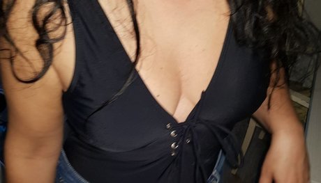 Nacktes geleaktes OnlyFans-Foto von Saramilf
