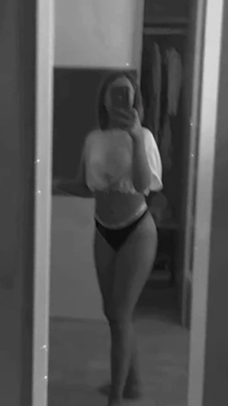 Nacktes geleaktes OnlyFans-Foto von Sarahi