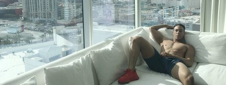Nacktes geleaktes OnlyFans-Foto von Santiago