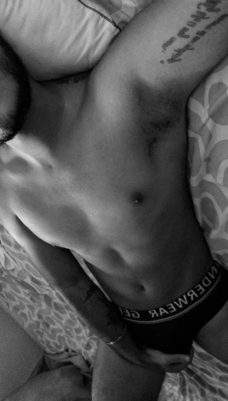 Nacktes geleaktes OnlyFans-Foto von Santiago Ramn Chaux