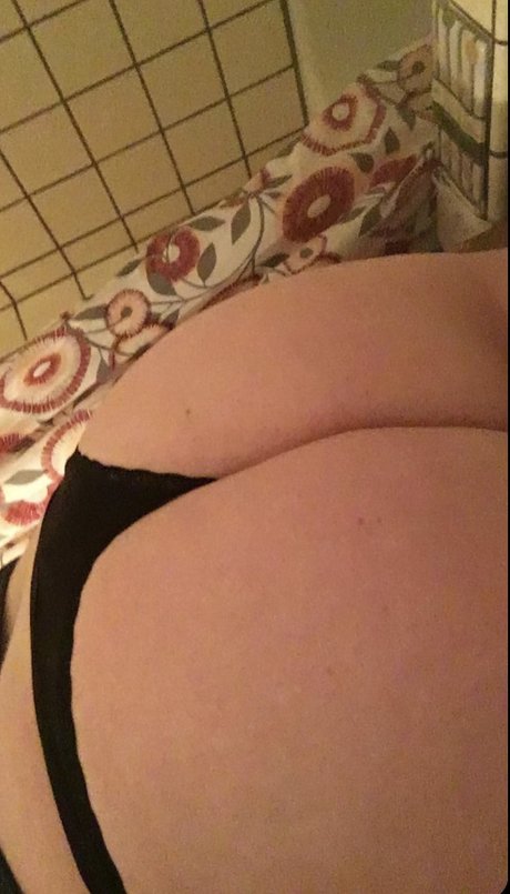 Nacktes geleaktes OnlyFans-Foto von Lilmama