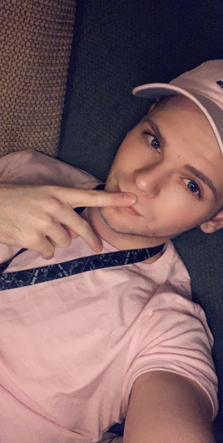 Nacktes geleaktes OnlyFans-Foto von Joshua