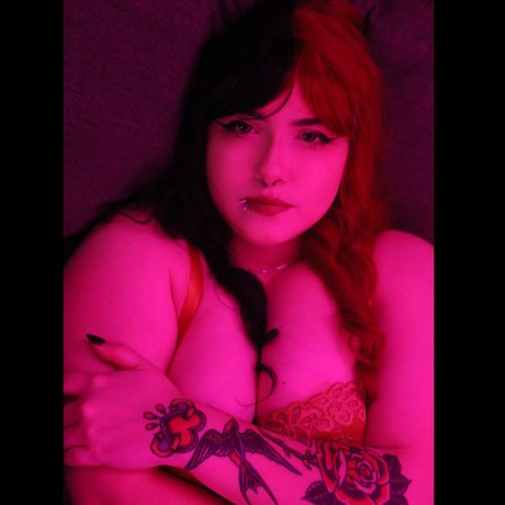 Nacktes geleaktes OnlyFans-Foto von T