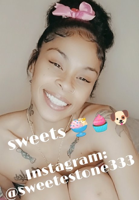 Nacktes geleaktes OnlyFans-Foto von Sweets