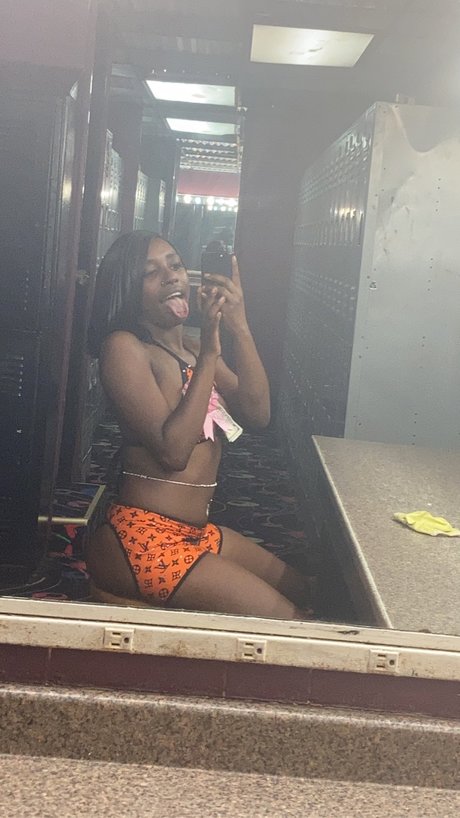 Nacktes geleaktes OnlyFans-Foto von Sexy Chocolate
