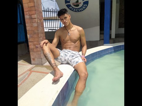 Nacktes geleaktes OnlyFans-Foto von Ryan Marquez