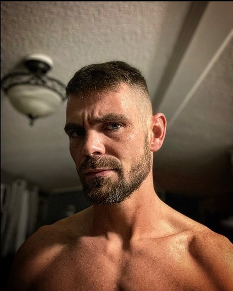Nacktes geleaktes OnlyFans-Foto von John
