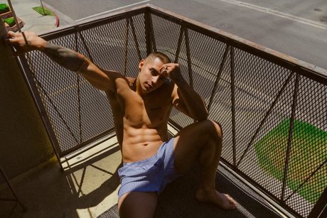 Nacktes geleaktes OnlyFans-Foto von Roger