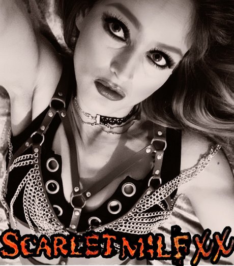 Nacktes geleaktes OnlyFans-Foto von Scarletmilfxx