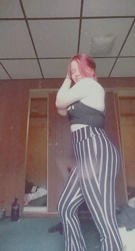 Nacktes geleaktes OnlyFans-Foto von Scarlett