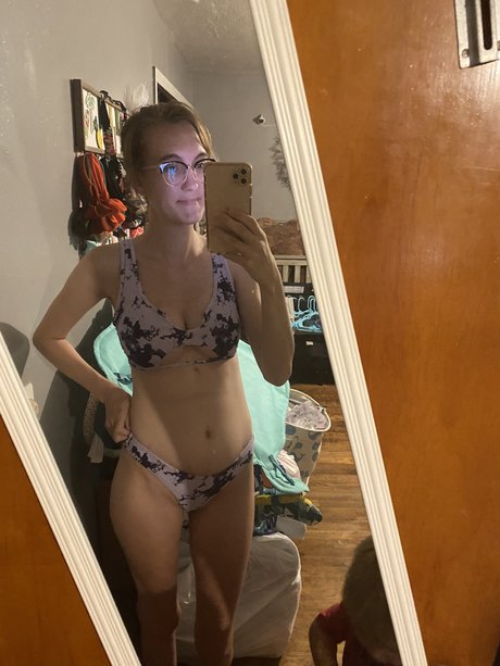 Nacktes geleaktes OnlyFans-Foto von Kitty