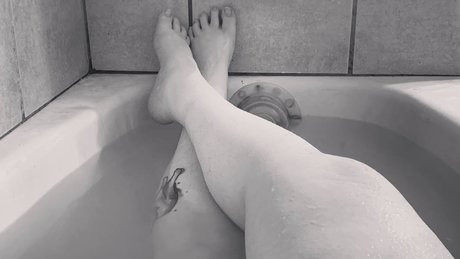 Nacktes geleaktes OnlyFans-Foto von Charlie