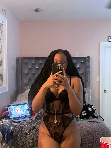 Nacktes geleaktes OnlyFans-Foto von Pluto