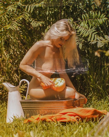 Nacktes geleaktes OnlyFans-Foto von Almost Heaven