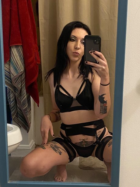 Nacktes geleaktes OnlyFans-Foto von Moe