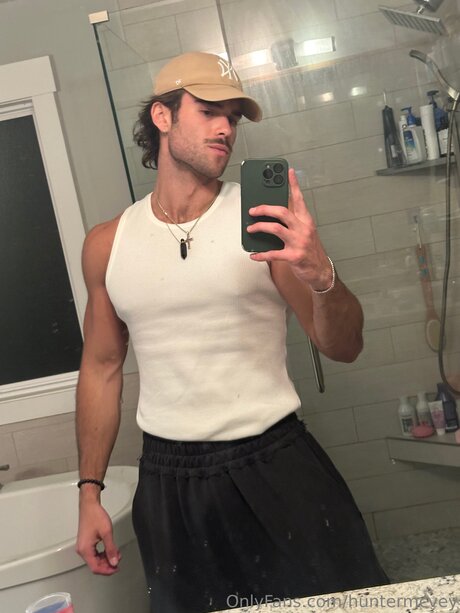 Nacktes geleaktes OnlyFans-Foto von Huntermcvey