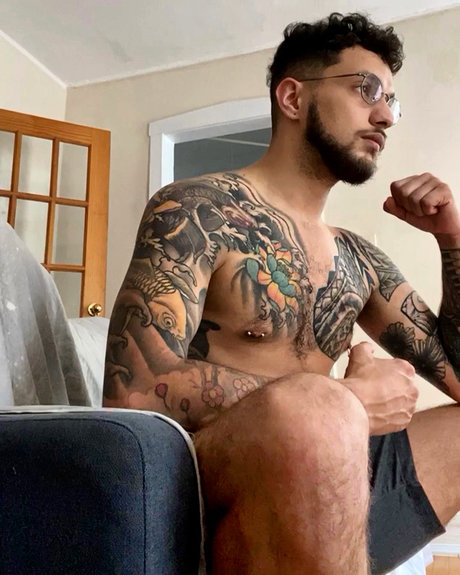 Nacktes geleaktes OnlyFans-Foto von Adrian Ibarra
