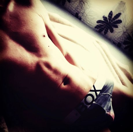 Nacktes geleaktes OnlyFans-Foto von The Masked Man
