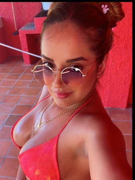 Nacktes geleaktes OnlyFans-Foto von Celeste Hot 