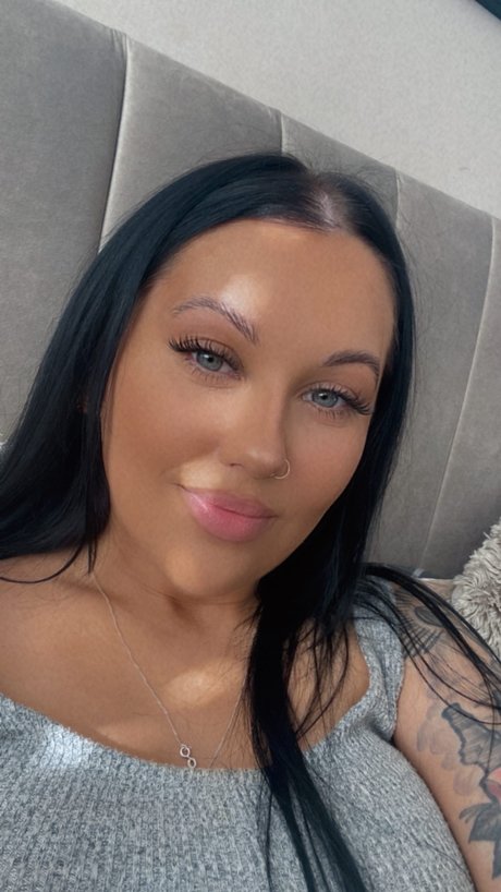 Nacktes geleaktes OnlyFans-Foto von Only Yours Truly
