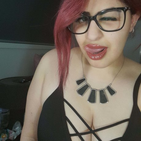 Nacktes geleaktes OnlyFans-Foto von Y A Z M I N A