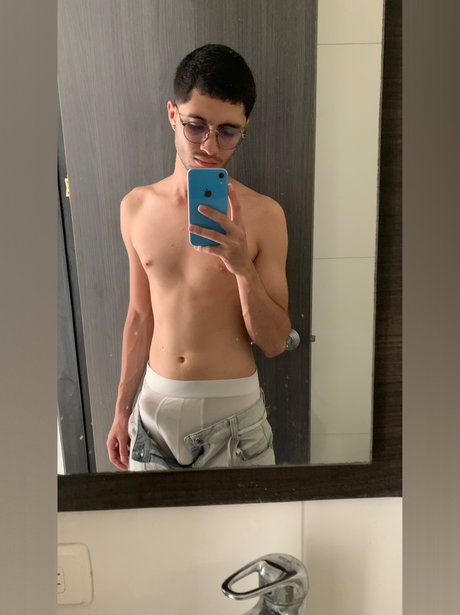 Nacktes geleaktes OnlyFans-Foto von Yejho