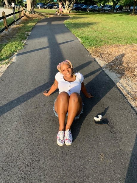 Nacktes geleaktes OnlyFans-Foto von Suupreme Princess G Hayze