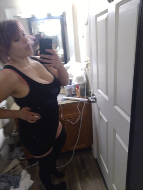 Nacktes geleaktes OnlyFans-Foto von Taylor S Lee