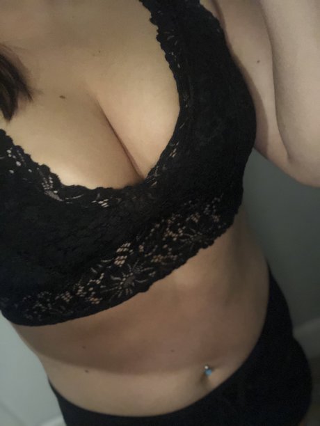 Nacktes geleaktes OnlyFans-Foto von Ashley