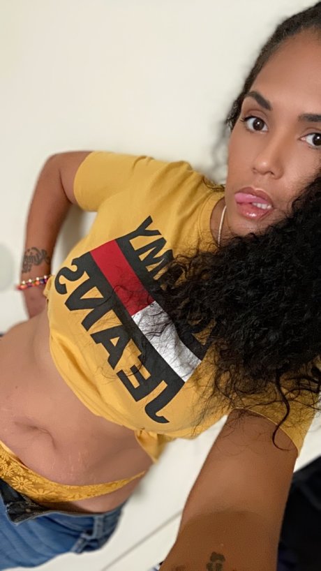 Nacktes geleaktes OnlyFans-Foto von Mshoneydip