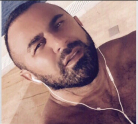 Nacktes geleaktes OnlyFans-Foto von Turkishbull22cm