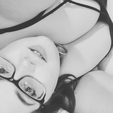 Nacktes geleaktes OnlyFans-Foto von Callie