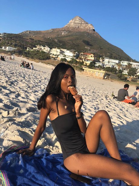 Nacktes geleaktes OnlyFans-Foto von Tswelelopele