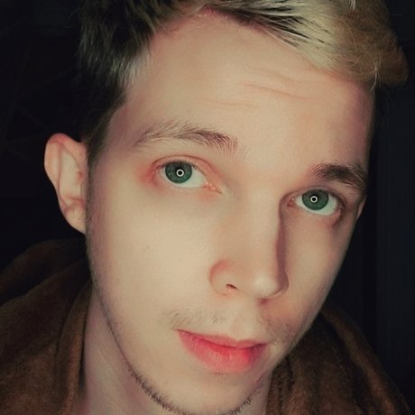 Nacktes geleaktes OnlyFans-Foto von B