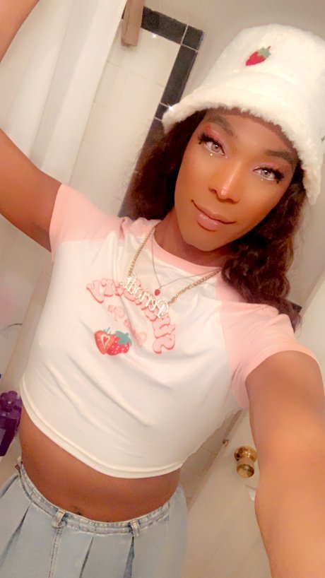 Nacktes geleaktes OnlyFans-Foto von Tsbambii