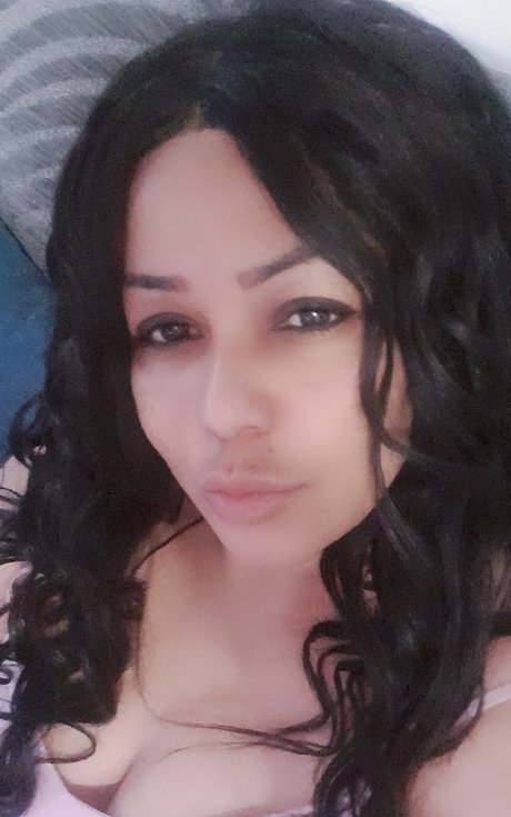 Nacktes geleaktes OnlyFans-Foto von Tu Dominicana Mala