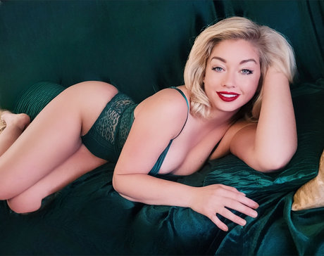 Nacktes geleaktes OnlyFans-Foto von Antoinette Louise6
