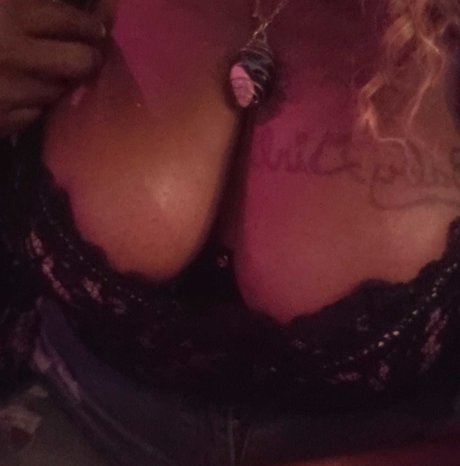 Nacktes geleaktes OnlyFans-Foto von Quit Being Friendly To Phuck Boys