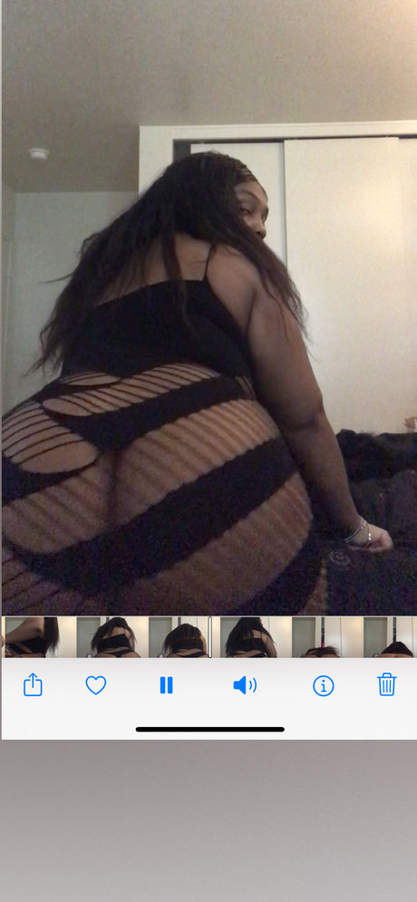 Nacktes geleaktes OnlyFans-Foto von The Real Beautifulass Hell