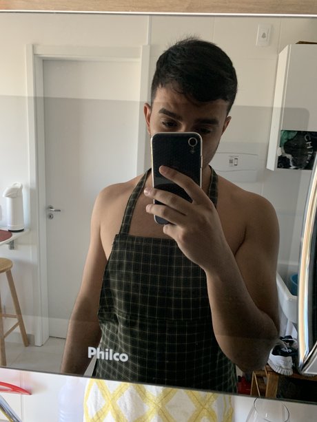 Nacktes geleaktes OnlyFans-Foto von Oliver