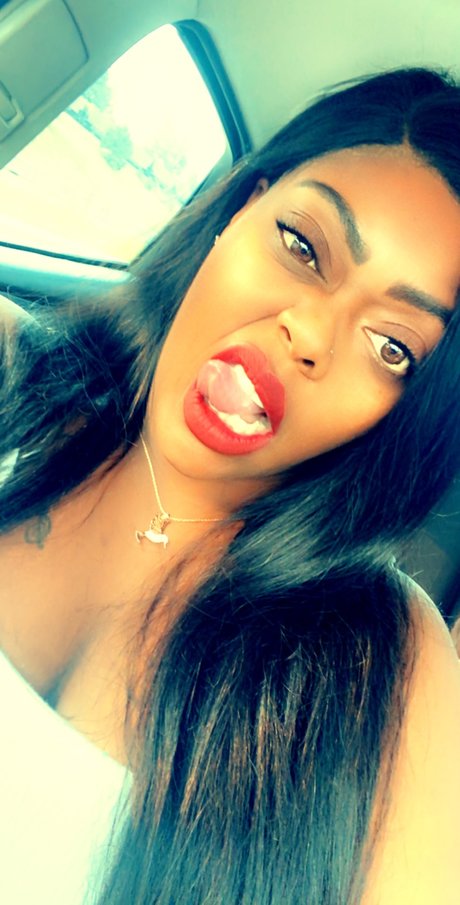 Nacktes geleaktes OnlyFans-Foto von Nicolelovve