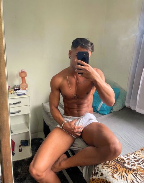 Nacktes geleaktes OnlyFans-Foto von Niel
