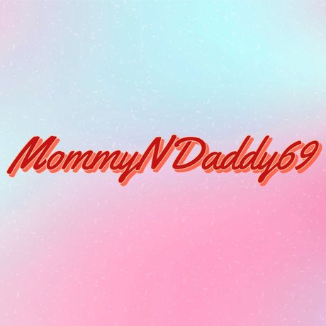 Nacktes geleaktes OnlyFans-Foto von Mommy N Daddy