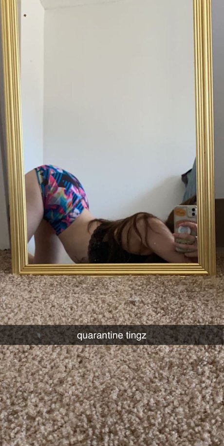 Nacktes geleaktes OnlyFans-Foto von Brat 