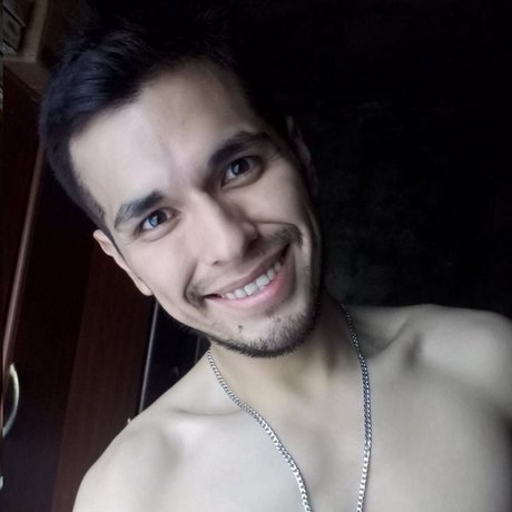 Nacktes geleaktes OnlyFans-Foto von Louisknight