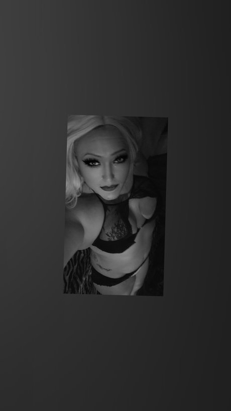 Nacktes geleaktes OnlyFans-Foto von Mea