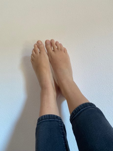 Nacktes geleaktes OnlyFans-Foto von Feetfragolina