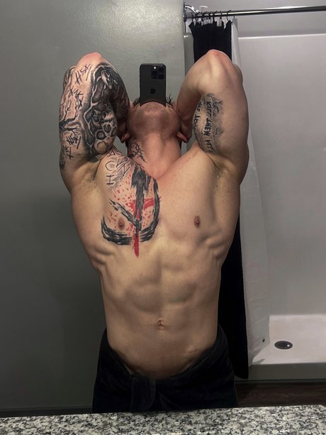 Nacktes geleaktes OnlyFans-Foto von Ike