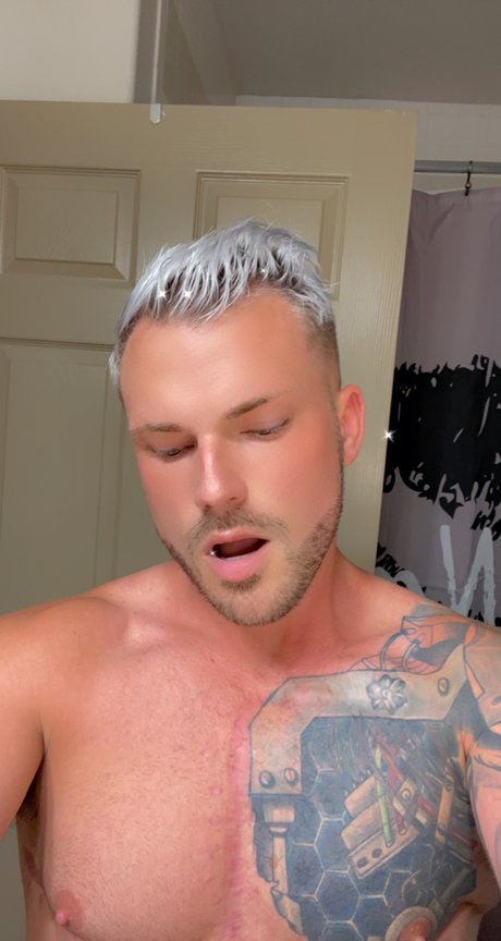 Nacktes geleaktes OnlyFans-Foto von Branden Opp