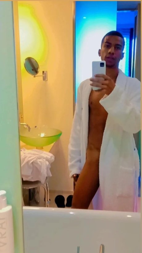 Nacktes geleaktes OnlyFans-Foto von Mineiroviajant